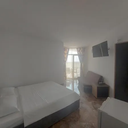 La Perla Bianca 度假村 3*